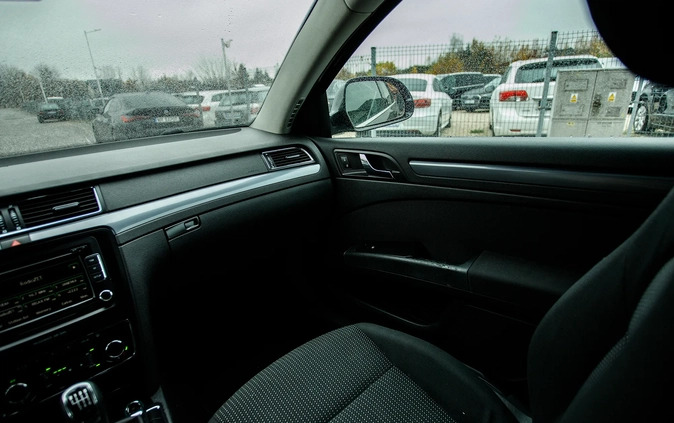 Skoda Superb cena 39900 przebieg: 218000, rok produkcji 2010 z Suwałki małe 704